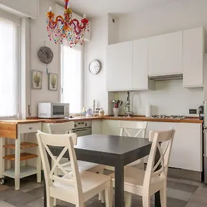 https://incantevole-appartamento-come-a-casa-vostra.it-lombardy.com